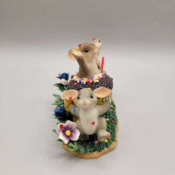 Charming Tails Friendship is the Reason to Celebrate Spec Event Figurine 2002 - Picture 5 of 8